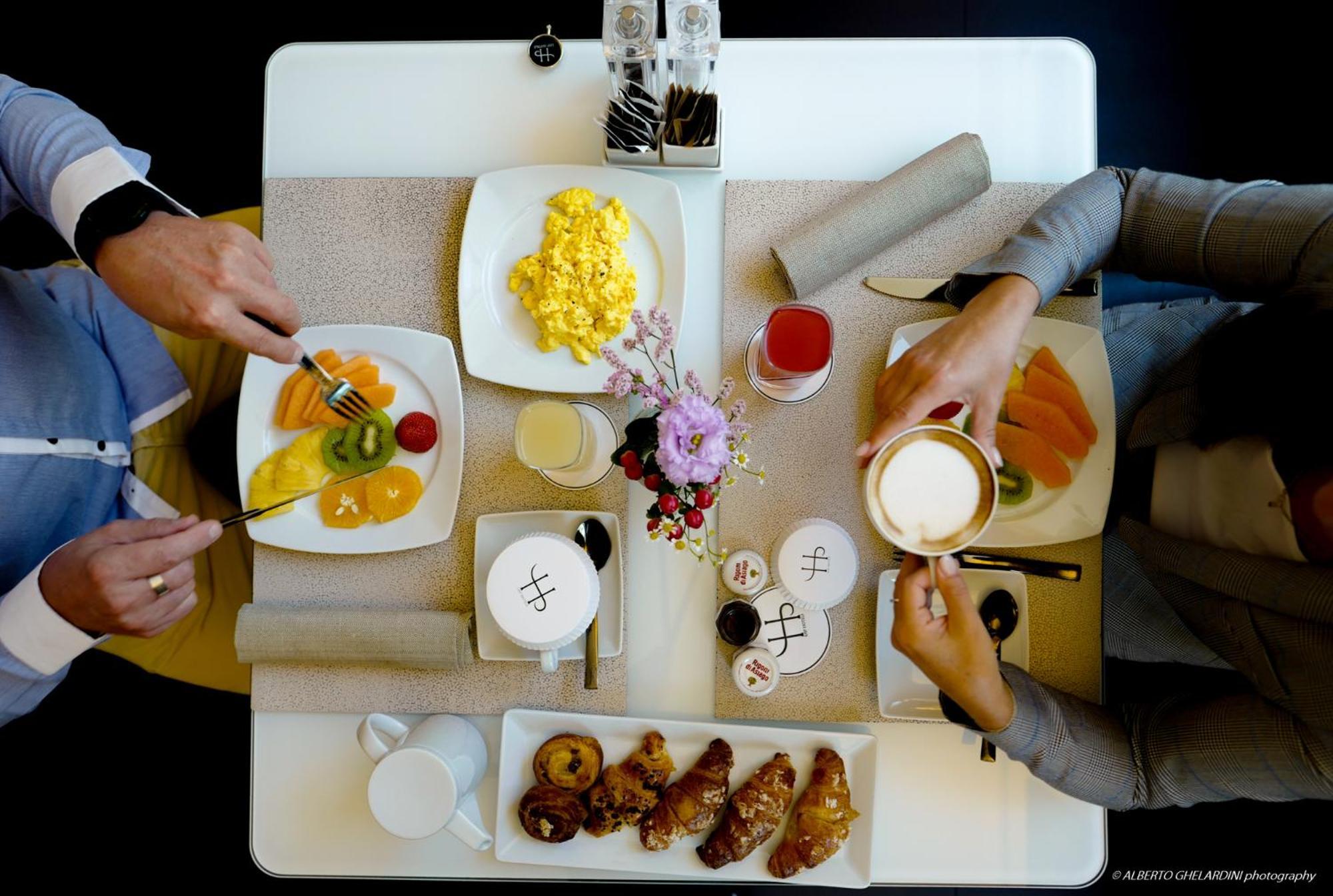 LHP Hotel Montecatini Palace&SPA Esterno foto A typical breakfast in Israel